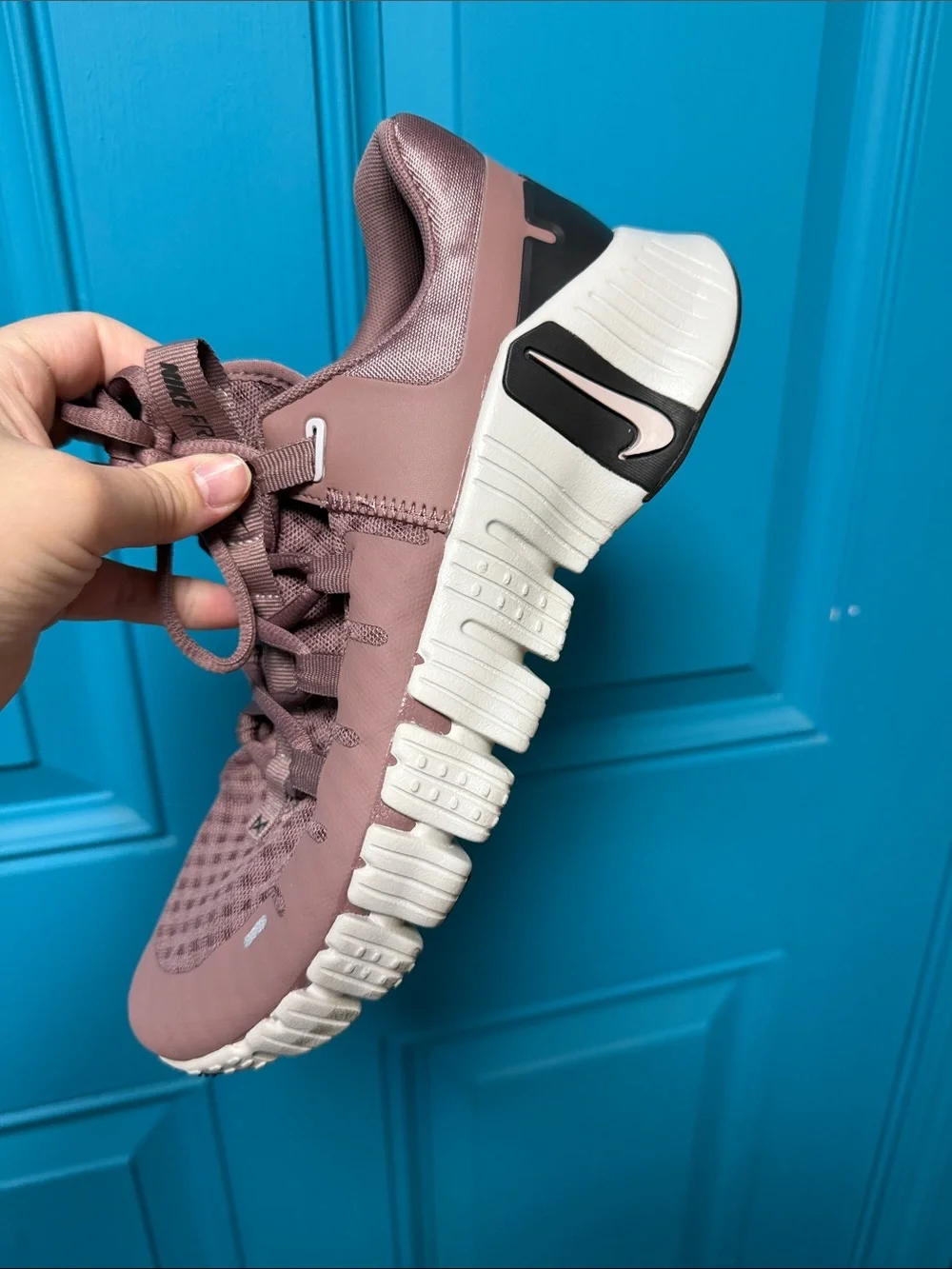 Nike Women's Mauve Pink Flexible Training Shoe with White Sole